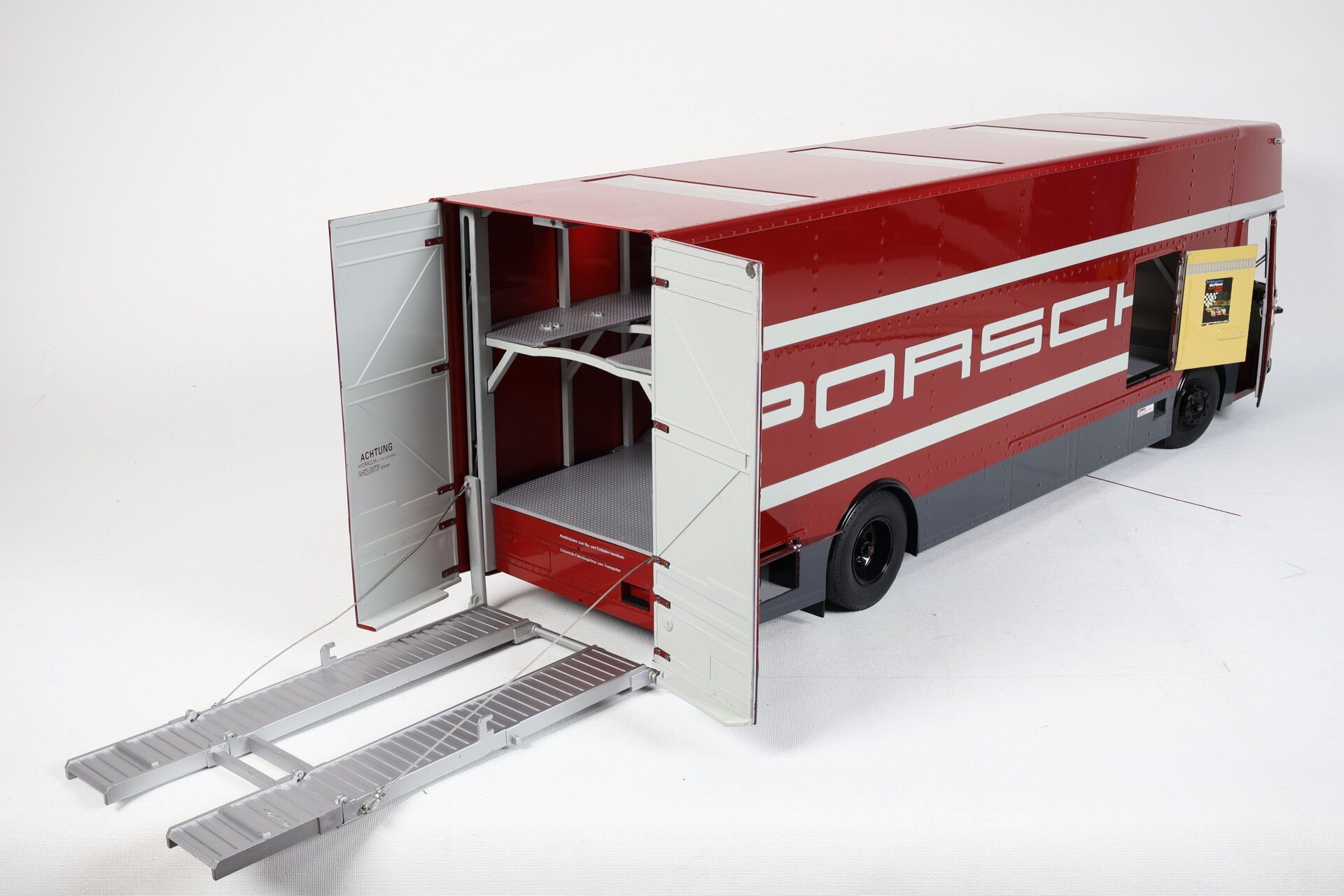 1/18 SCHUCO - MERCEDES BENZ - O317 TRUCK CAR TRANSPORTER PORSCHE MOTORSPORT RENNTRANSPORTER 1968