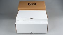 LYRD BOX 1:18 ÖLÇEK CARBON WINE RED DERİ SERGİLEME STANDI - (BEYAZ DİKİŞ) LY128