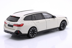 Ön Sipariş - 1/18 MINICHAMPS BMW i5 M60 Touring Year 2024 white metallic - 110023601