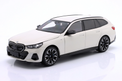 Ön Sipariş - 1/18 MINICHAMPS BMW i5 M60 Touring Year 2024 white metallic - 110023601