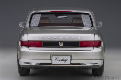 Ön Sipariş - 1/18 AUTOart Toyota Century with curtains (Silver) - 78770