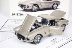 1/18 AUTOART - CHEVROLET - CORVETTE SPIDER HARD-TOP 1962