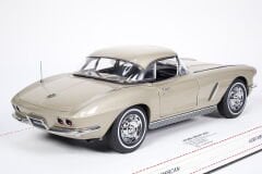 1/18 AUTOART - CHEVROLET - CORVETTE SPIDER HARD-TOP 1962