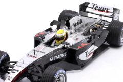 Ön Sipariş - 1/18 MINICHAMPS Lewis Hamilton McLaren MP4/19 Autosport Young Driver Test Silverstone 2004