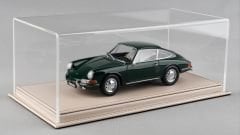 LYRD BOX 1:18 ÖLÇEK CARBON BEIGE DERİ SERGİLEME STANDI - (KAHVERENGİ DİKİŞ) LY134