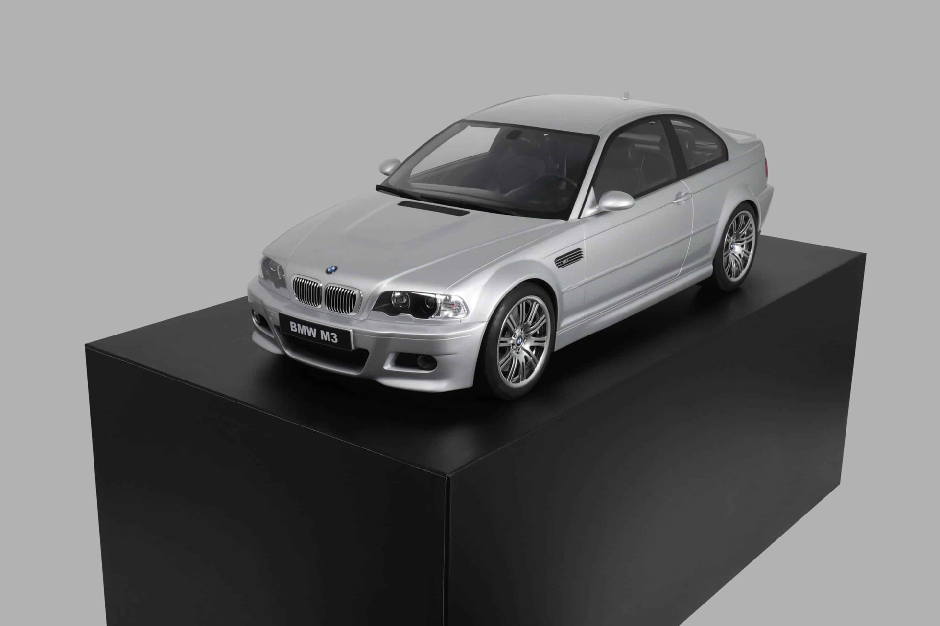 1/8 GT-SPIRIT - BMW - 3-SERIES M3 (E46) COUPE 2003 - CON VETRINA WITH SHOWCASE - GTS801501