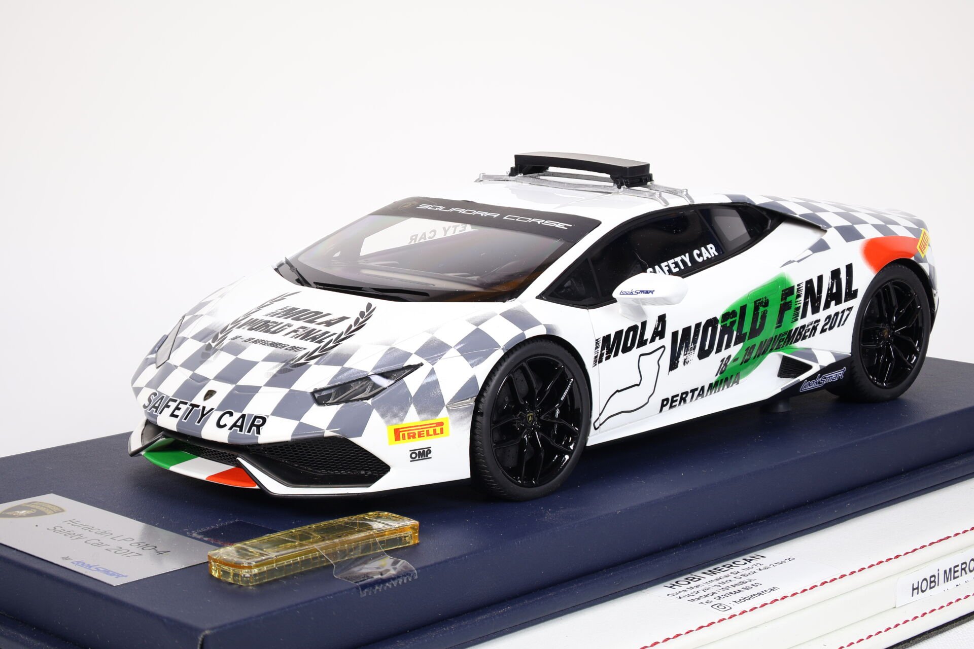 1/18 LOOKSMART - LAMBORGHINI - HURACAN LP610-4 SAFETY CAR IMOLA WORLD FINAL 2017 - CON VETRINA - WITH SHOWCASE