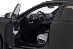 Ön Sipariş - 1/18 MINICHAMPS BMW i5 M60 Touring Year 2024 black metallic - 110023602