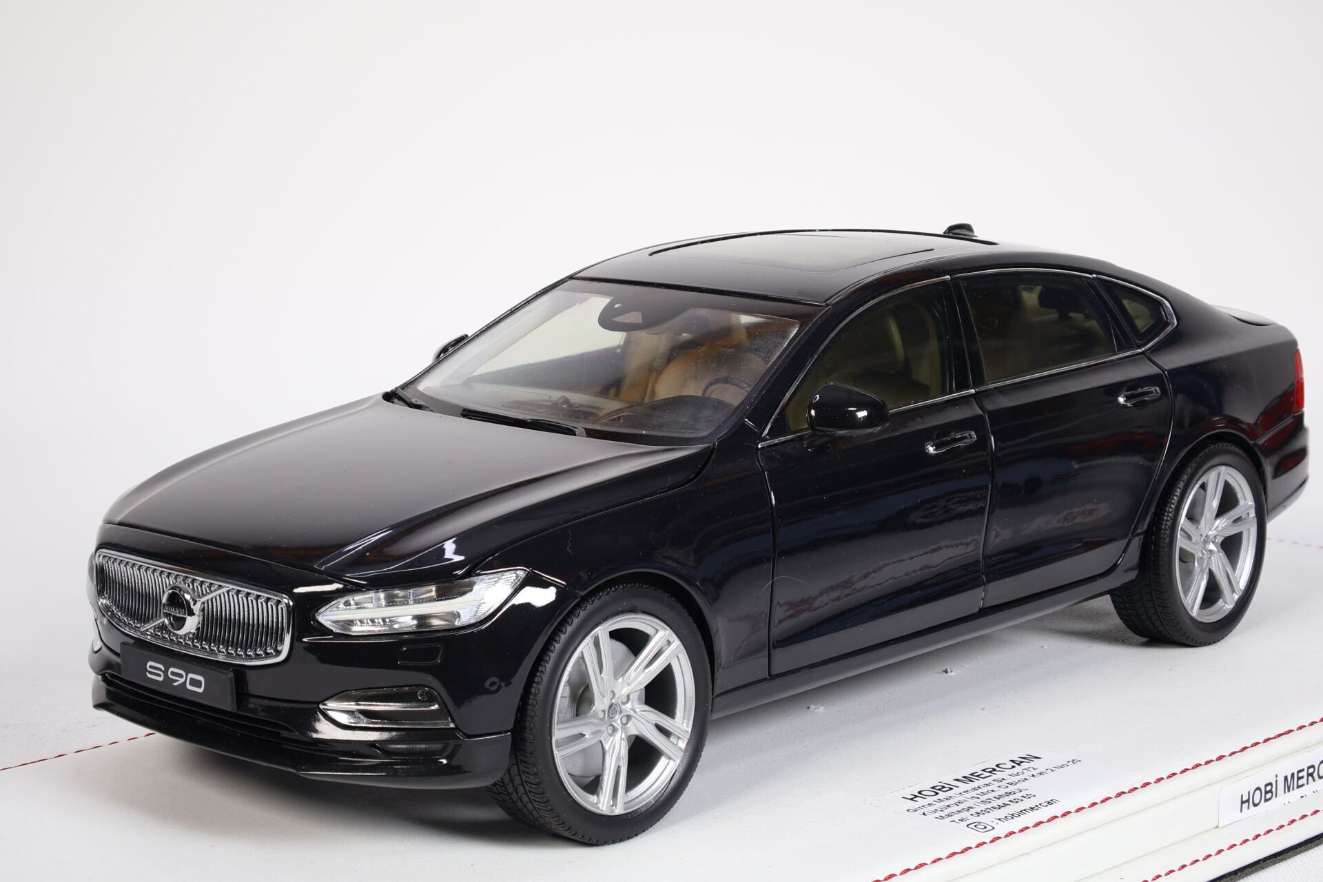 PAUDI - VOLVO S90 BLACK