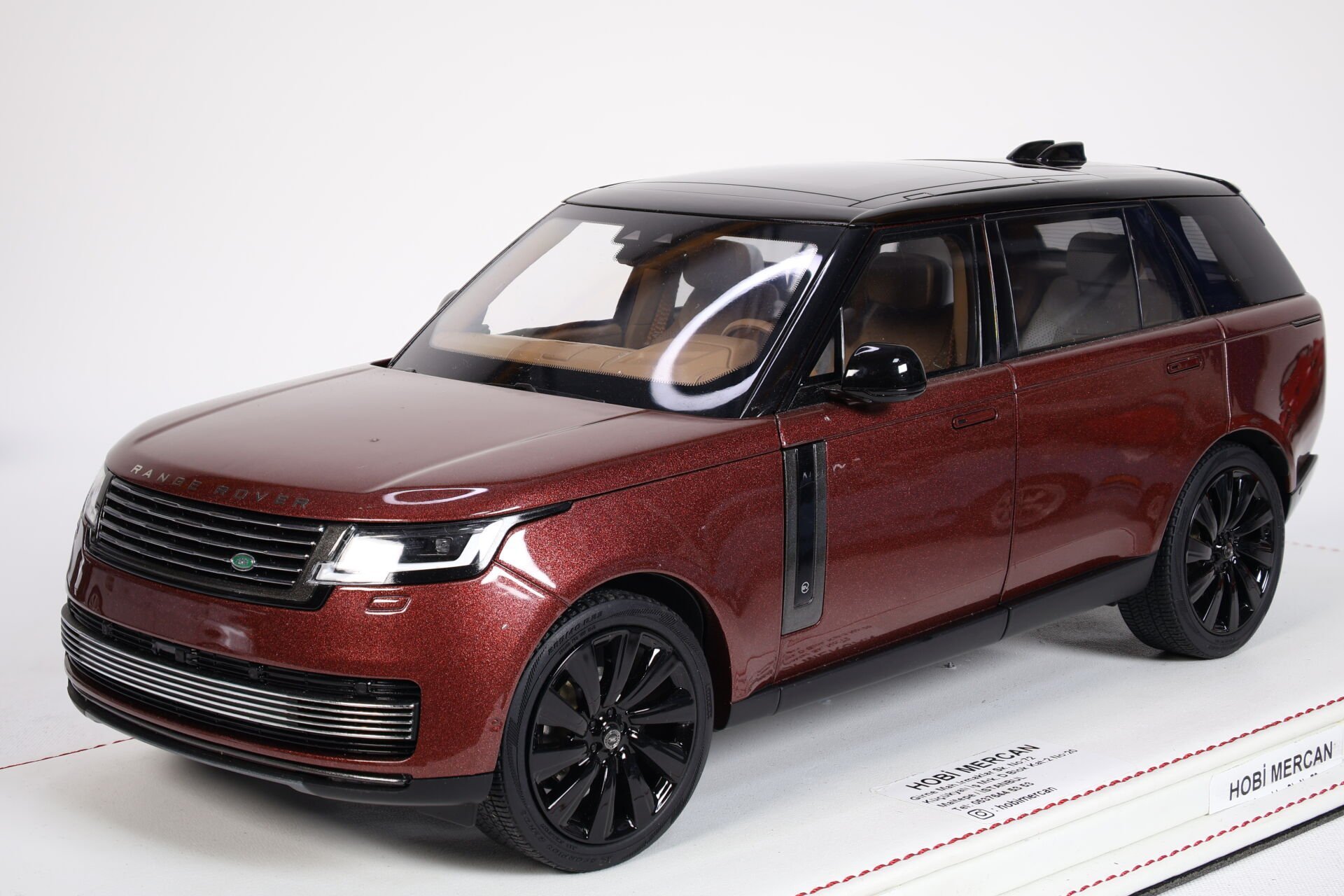 LCD-MODEL - LAND ROVER - RANGE ROVER 2022