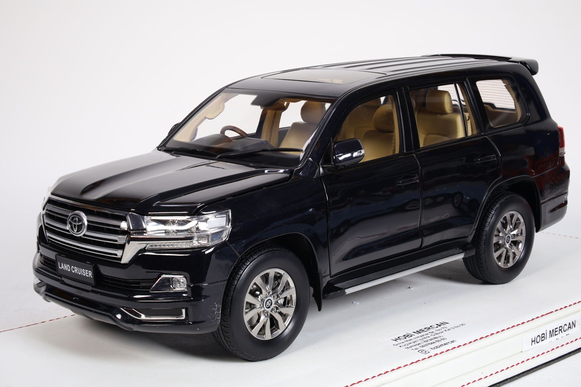 1/18 NZG - TOYOTA - LAND CRUISER 2020