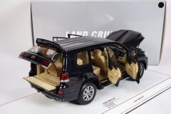 1/18 NZG - TOYOTA - LAND CRUISER 2020