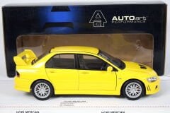 1/18 AUTOart MITSUBISHI EVO VII 2001