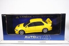 1/18 AUTOart MITSUBISHI EVO VII 2001