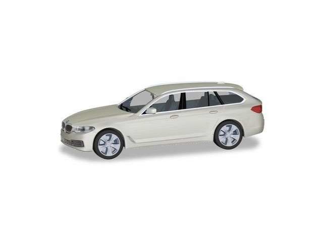 1/87 BMW 5 Touring (G31), white