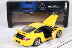 1/18 AUTOart PORSCHE CARRERA 911 COUPE (996)