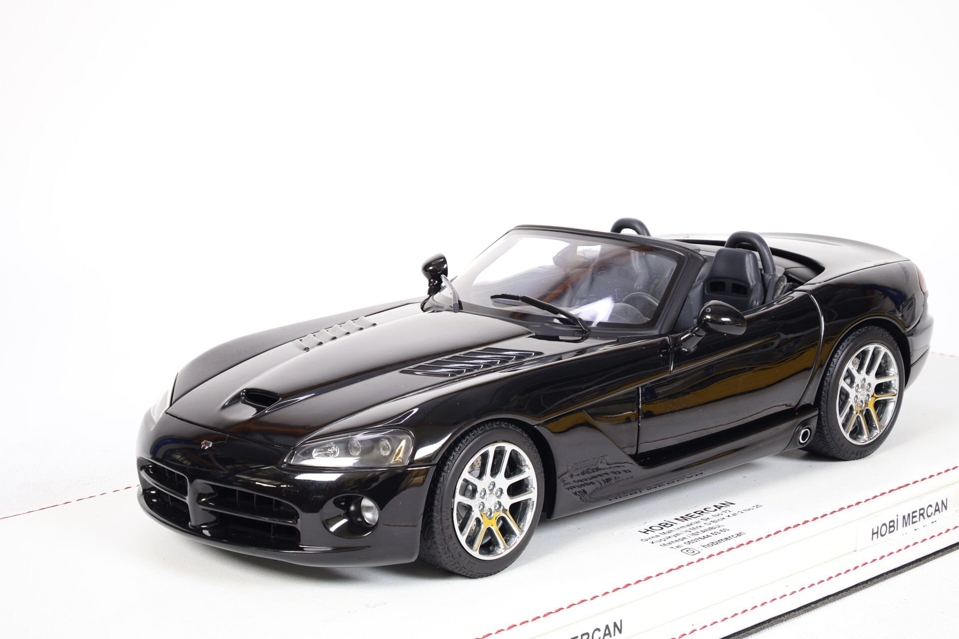 1/18 AUTOART DODGE VIPER SRT 2003