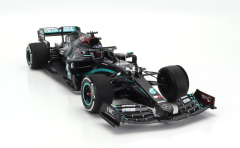 MINICHAMPS - MERCEDES GP - F1 W11 EQ PERFORMANCE TEAM AMG PETRONAS MOTORSPORT N 44 WORLD CHAMPION WINNER SILVERSTONE BRITISH GP (with flat tire) 2020 LEWIS HAMILTON