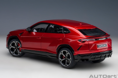 1/18 AUTOart Lamborghini Urus (Rosso Efesto)