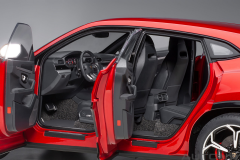 1/18 AUTOart Lamborghini Urus (Rosso Efesto)