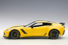 Ön Sipariş - 1/18 AUTOart Chevrolet Corvette C7 Z06 C7R Edition (Corvette Racing Yellow) - 71260