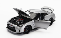 MOTORHELIX - NISSAN - SKYLINE GT-R (R35) WITH ENGINE AND ACCESSORIES 2016