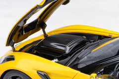 Ön Sipariş - 1/18 AUTOart Chevrolet Corvette C7 ZR1 (Corvette Racing Yellow Tintcoat) - 71278