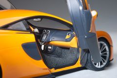 AUTOART - McLAREN - 570S 2015