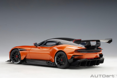 Ön Sipariş - 1/18 AUTOart Aston Martin Vulcan (Madagascar Orange) - 70264