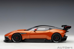 Ön Sipariş - 1/18 AUTOart Aston Martin Vulcan (Madagascar Orange) - 70264