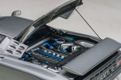 1/18 AUTOart Bugatti EB110 SS (Grigio Metallizzato) - 70916