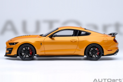 Ön Sipariş - 1/18 AUTOart Ford Mustang Shelby GT500 (Cyber Orange) - 73099