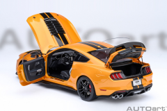Ön Sipariş - 1/18 AUTOart Ford Mustang Shelby GT500 (Cyber Orange) - 73099