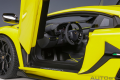 Ön Sipariş - 1/18 AUTOart Lamborghini Aventador SVJ (Giallo Tenerife) - 79175