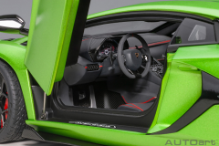 Ön Sipariş - 1/18 AUTOart Lamborghini Aventador SVJ (Verde Alceo) - 79178