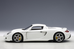 1/18 AUTOART Porsche Carrera GT 2003  (White) - 78045