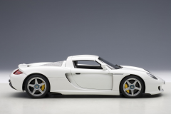1/18 AUTOART Porsche Carrera GT 2003  (White) - 78045