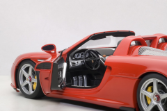 1/18 AUTOART Porsche Carrera GT 2003  (RED) - 78044