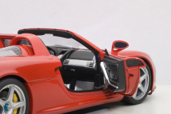 1/18 AUTOART Porsche Carrera GT 2003  (RED) - 78044
