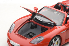1/18 AUTOART Porsche Carrera GT 2003  (RED) - 78044