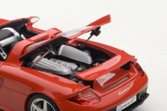 1/18 AUTOART Porsche Carrera GT 2003  (RED) - 78044