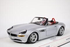 KUTUSUZ - 1/18 BURAGO - BMW - Z8 SPIDER 1999