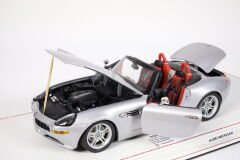 KUTUSUZ - 1/18 BURAGO - BMW - Z8 SPIDER 1999