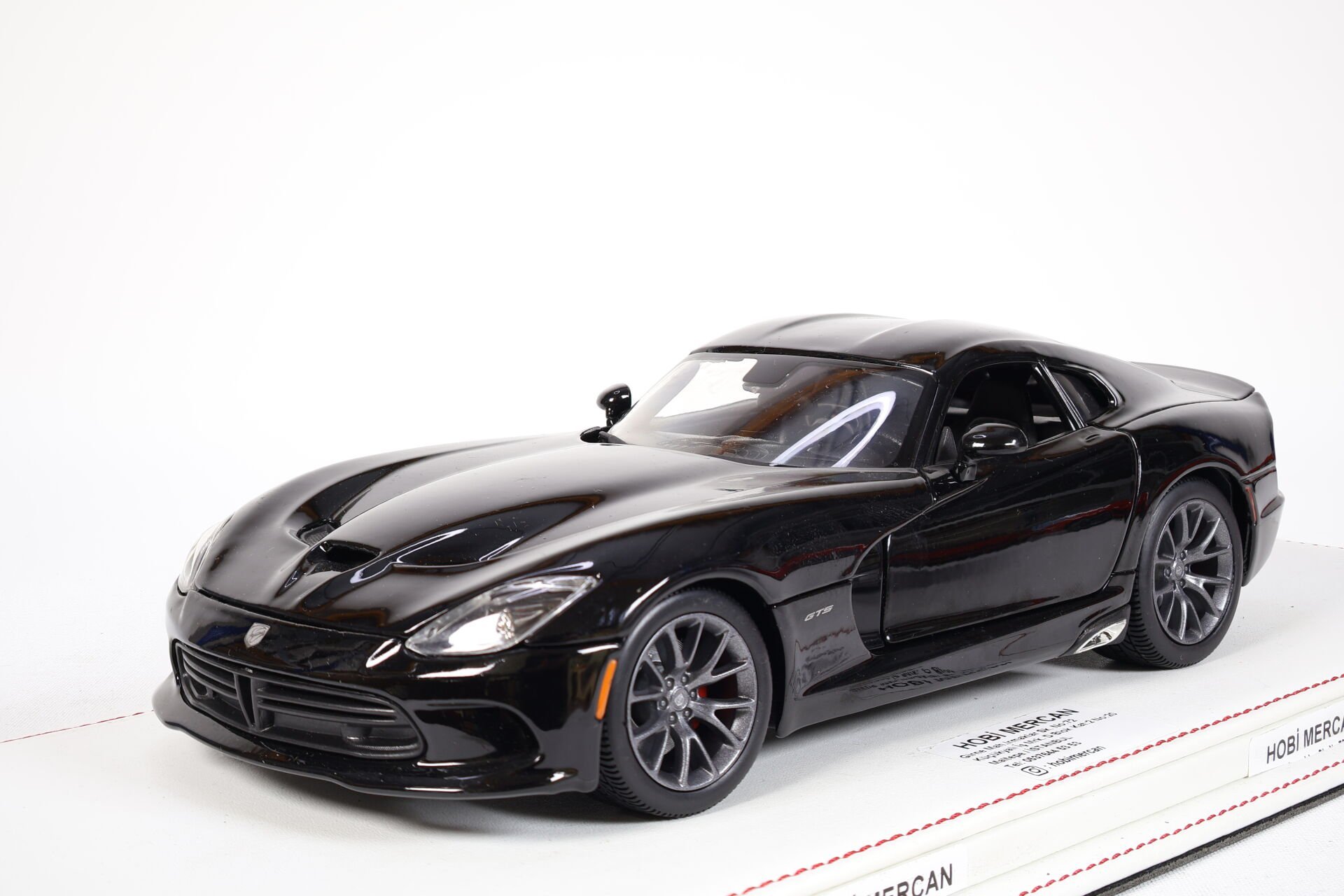 KUTUSUZ - 1/18 MAISTO - DODGE - VIPER GTS SRT COUPE 2013