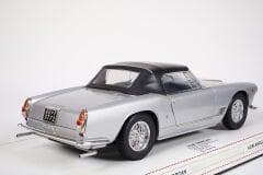 KUTUSUZ - 1/18 RICKO - MASERATI - 3500 GT VIGNALE SPIDER 1959