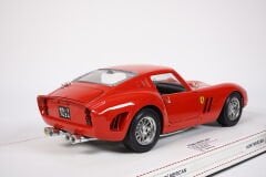 KUTUSUZ - 1/18 BURAGO - FERRARI - 250 GTO 1962