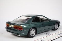 KUTUSUZ - 1/18 MAISTO - BMW - 8-SERIES 850i COUPE (E31) 1990