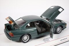 KUTUSUZ - 1/18 MAISTO - BMW - 8-SERIES 850i COUPE (E31) 1990