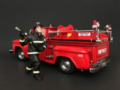 1/18 American Diorama Firefighter - Holding Axe - AD77461
