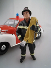 1/18 American Diorama Firefighter Job Done - AD77462